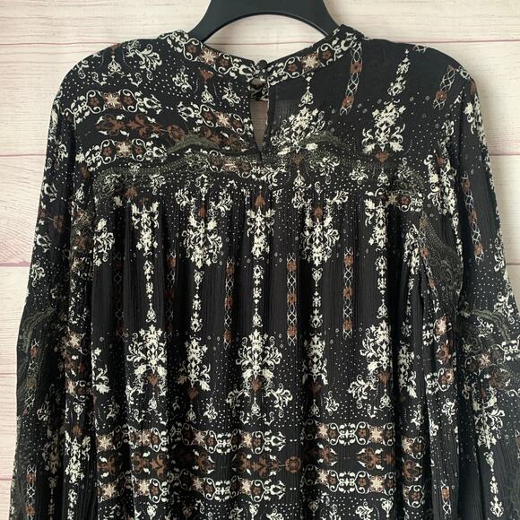 Gimmicks Boho Black White Floral Tunic Blouse High Low Keyhole Embroidery Size S - Picture 7 of 16